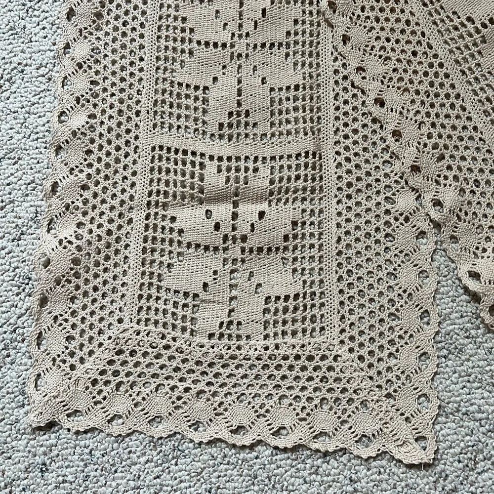 Vtg Handmade Crocheted Table Runner